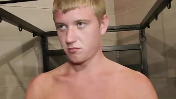 A massive amateur cock gets sucked off by a whole group of hungry twinks in this bukkake fest. They're going to make him cum in their mouths while he's tied up in bondage.