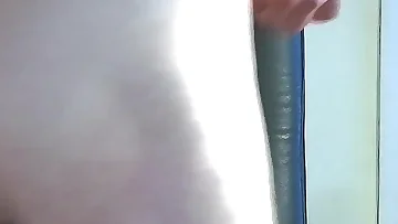 An old-timer shows off his gaping hole after a intense solo session. He finishes by blasting a huge load all over himself.