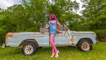 Get a behind-the-scenes look at this crossdresser with giant tits masturbating outdoors in high heels. This mature American solo artist with a bubble butt is putting on one hell of a show.