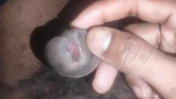 Amateur handjob turns into a messy solo cumshot. This Desi Indian guy starts with some stroking but ends up blasting his load everywhere.
