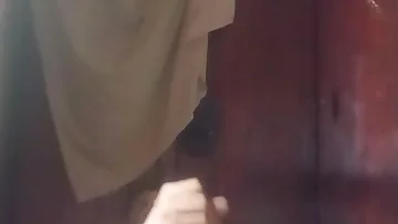 Feast your eyes on this delicious Sri Lankan cock being shown off and stroked. The amateur handjob builds to a satisfying cumshot finale.